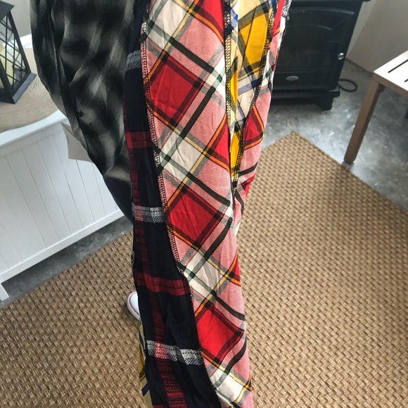 New In! Multicolor Buffalo Plaid Surplice Top Plus - Picture 4 of 6